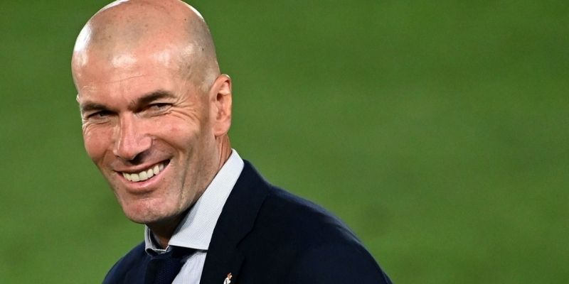 Zinédine Zidane  - Cầu thủ người Pháp đá cho Real Madrid