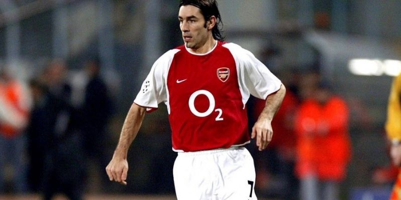 Robert Pires là cầu thủ chạy cánh xuất sắc Robert Pires là cầu thủ chạy cánh xuất sắc